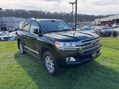 2018 Toyota Land Cruiser Base