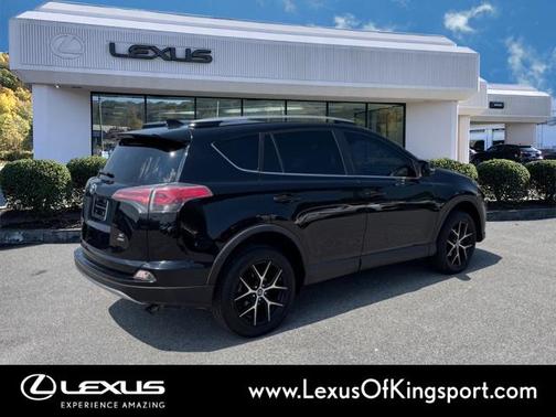 2017 Toyota RAV4 SE