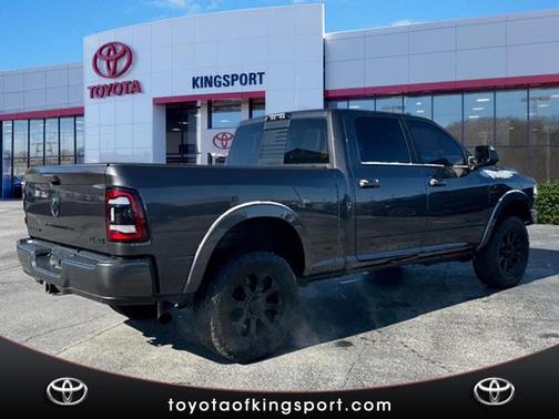 2021 RAM 2500 Laramie Crew Cab 4x4 6'4' Box