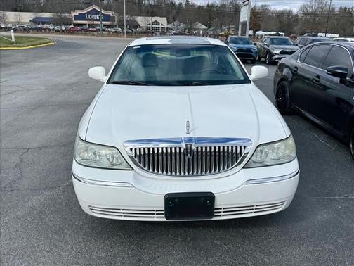 2007 Lincoln Town Car Signature
