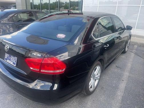 2014 Volkswagen Passat 1.8T Auto SE w/Sunroof & Nav