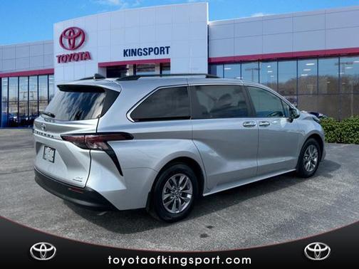 2023 Toyota Sienna XLE 7 Passenger