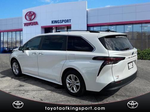 Wind Chill Pearl 2024 Toyota Sienna XLE