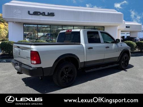 2016 RAM 1500 SLT
