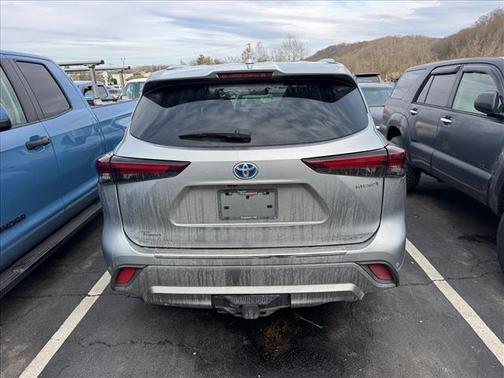 2024 Toyota Highlander Hybrid Platinum
