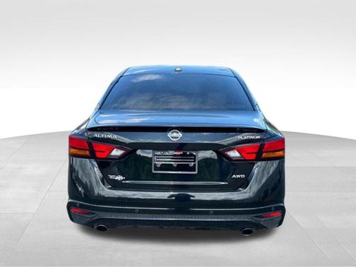 Super Black 2019 Nissan Altima 2.5 Platinum