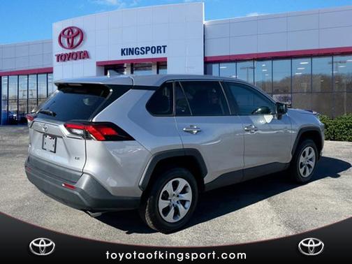 2022 Toyota RAV4 LE