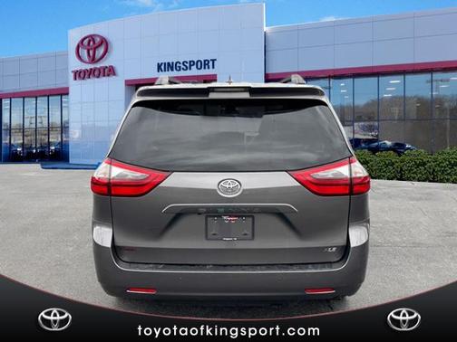2020 Toyota Sienna XLE