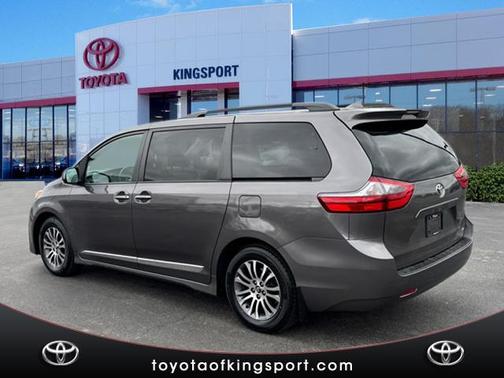 2020 Toyota Sienna XLE