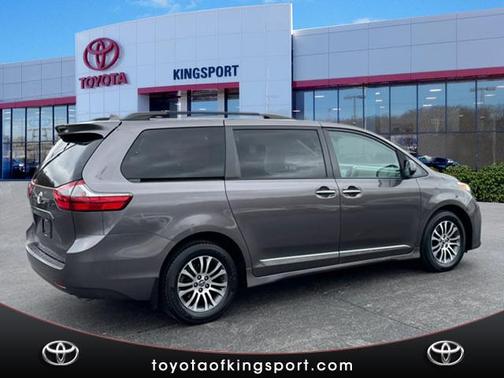 2020 Toyota Sienna XLE
