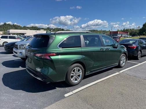 2023 Toyota Sienna Platinum 7 Passenger