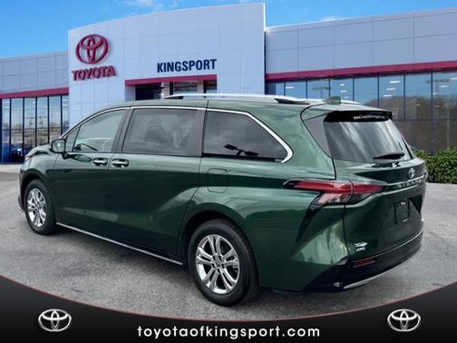 2023 Toyota Sienna Platinum 7 Passenger