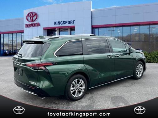 2023 Toyota Sienna Platinum 7 Passenger