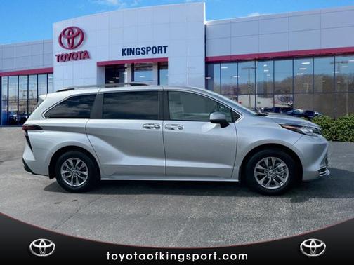 2023 Toyota Sienna XLE