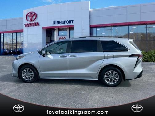 2023 Toyota Sienna XLE