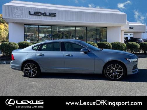2018 Volvo S90 T5 Momentum