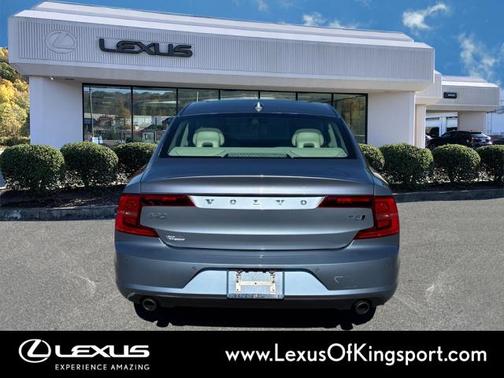 2018 Volvo S90 T5 Momentum