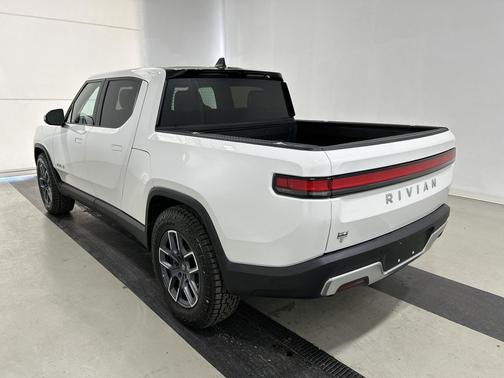 2024 Rivian R1T Adventure Package