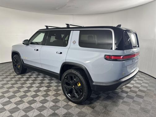 2023 Rivian R1S Adventure