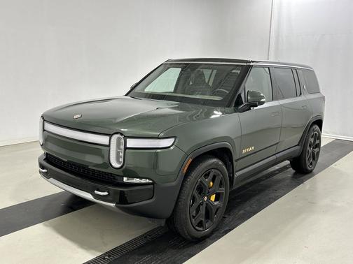 2023 Rivian R1S Adventure