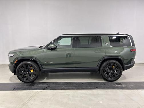 2023 Rivian R1S Adventure