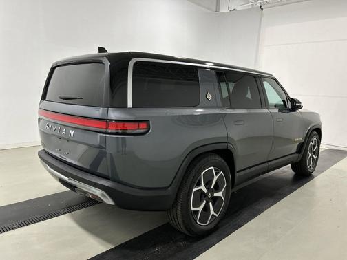 2022 Rivian R1S Launch Edition