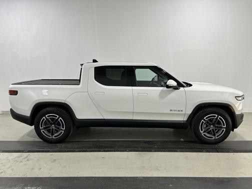 2025 Rivian R1T Adventure trim