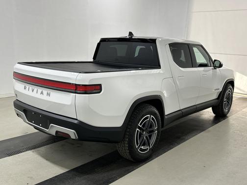 2025 Rivian R1T Adventure trim