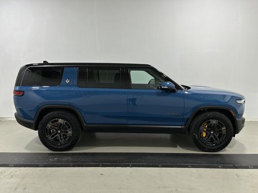 2025 Rivian R1S Ascend trim