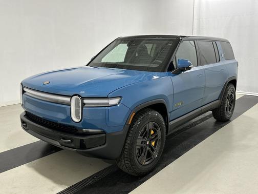 2025 Rivian R1S Ascend trim