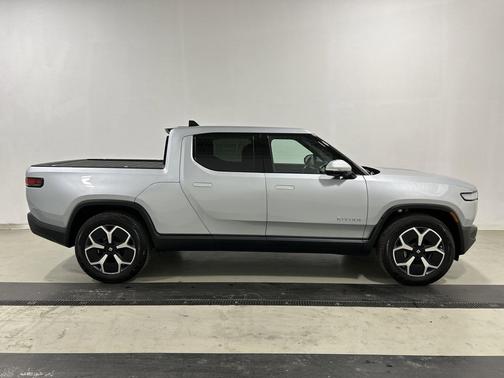 2024 Rivian R1T Adventure Package