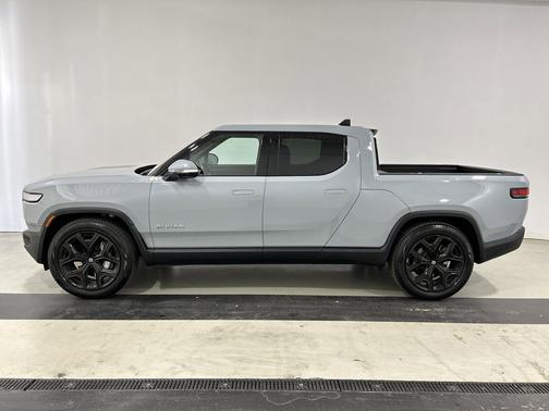 2023 Rivian R1T Adventure Package