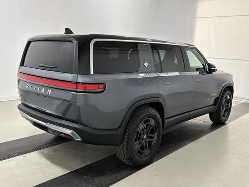 2023 Rivian R1S Adventure