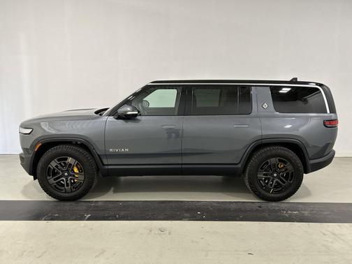 2023 Rivian R1S Adventure