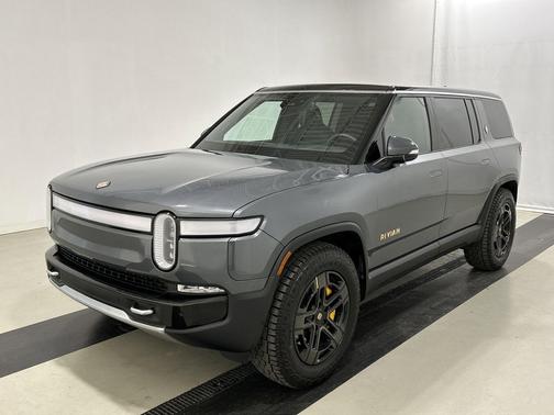 2023 Rivian R1S Adventure