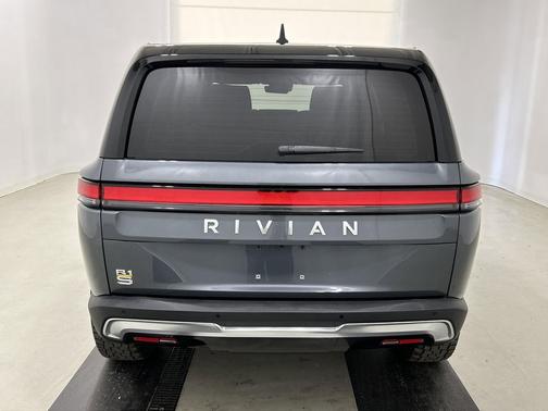 2023 Rivian R1S Adventure
