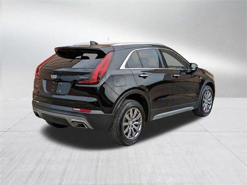 2022 Cadillac XT4 Premium Luxury