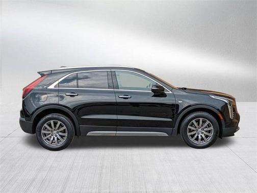 2022 Cadillac XT4 Premium Luxury
