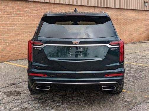 2025 Cadillac XT6 Luxury AWD