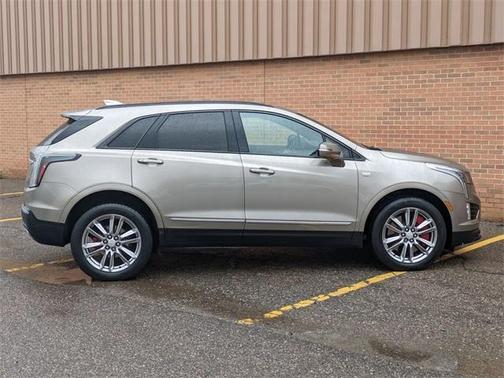 2022 Cadillac XT5 Sport