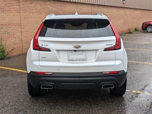 2022 Cadillac XT4 Luxury