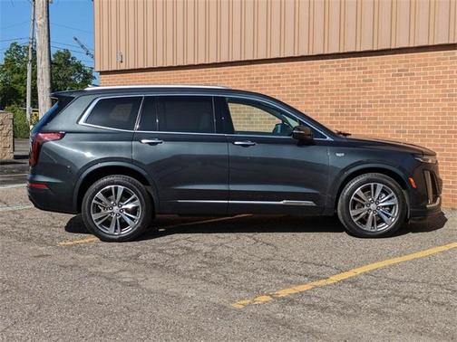 2022 Cadillac XT6 Premium Luxury AWD