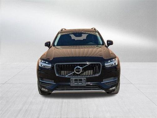 2019 Volvo XC90 T6 Momentum