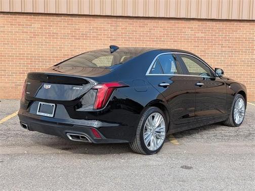 2023 Cadillac CT4 Premium Luxury