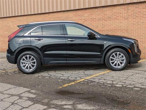 2022 Cadillac XT4 Luxury