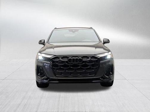 Daytona Gray Pearl Effect 2025 Audi SQ7 4.0T Premium Plus