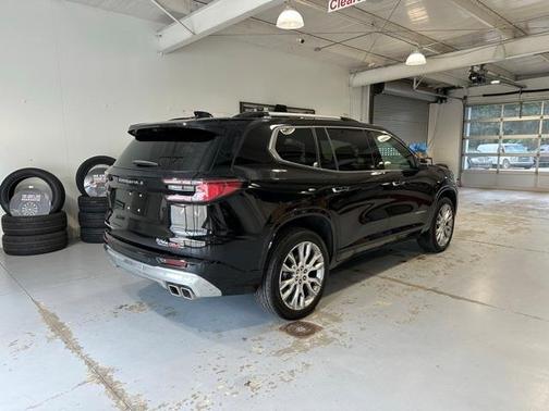 2025 GMC Acadia Denali
