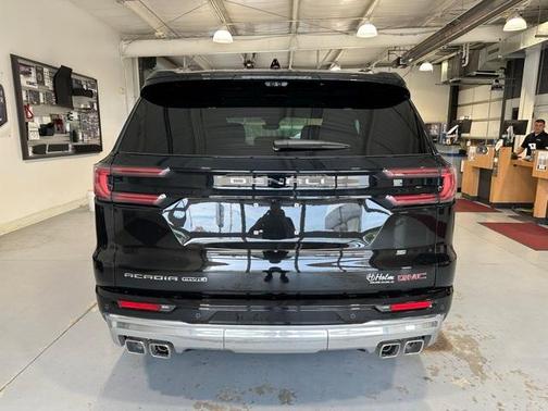 2025 GMC Acadia Denali