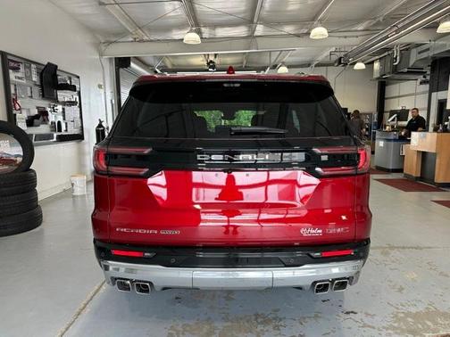 2025 GMC Acadia Denali