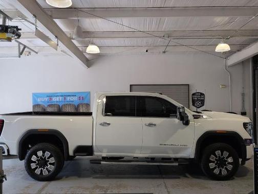 Summit White 2025 GMC Sierra 2500 Denali